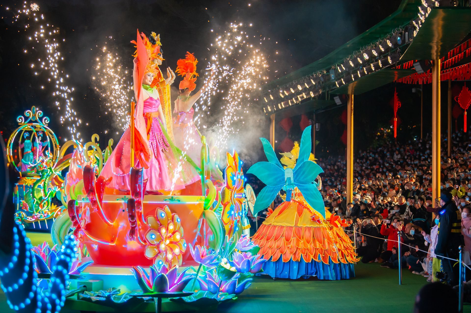 华服秀典刀杆节花车大巡游锦绣中华五一真精彩