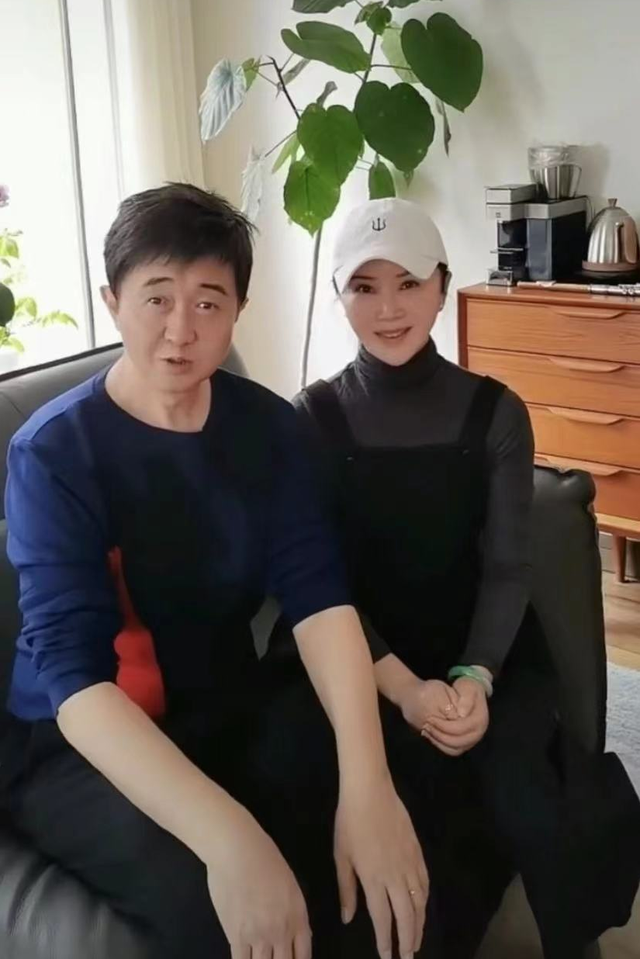 55岁付笛声请一桌异性吃饭不愿多掏钱专找便宜地放话不请男性