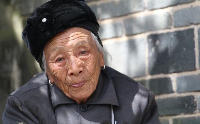 婆婆要求大儿子养老，惹恼大儿媳：你帮弟媳带娃10年，我全职10年休闲区蓝鸢梦想 - Www.slyday.coM