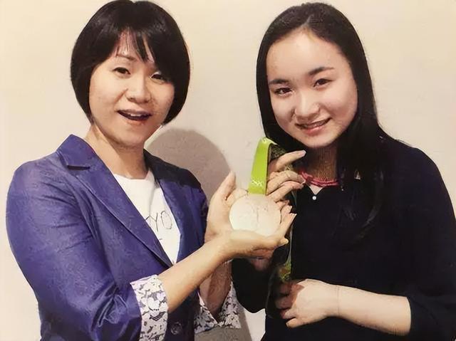 全运会女单冠军王曼昱,近日被伊藤美诚妈妈夸!球技人品都在线!休闲区蓝鸢梦想 - Www.slyday.coM 全运会女单冠军王曼昱,近日被伊藤美诚妈妈夸!球技人品都在线!休闲区蓝鸢梦想 - Www.slyday.coM