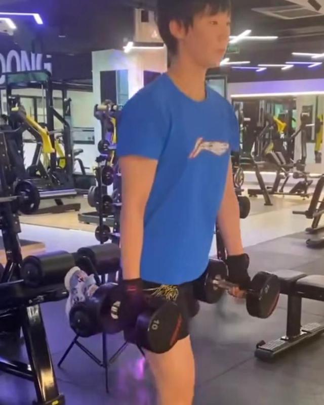 全运会女单冠军王曼昱,近日被伊藤美诚妈妈夸!球技人品都在线!休闲区蓝鸢梦想 - Www.slyday.coM 全运会女单冠军王曼昱,近日被伊藤美诚妈妈夸!球技人品都在线!休闲区蓝鸢梦想 - Www.slyday.coM