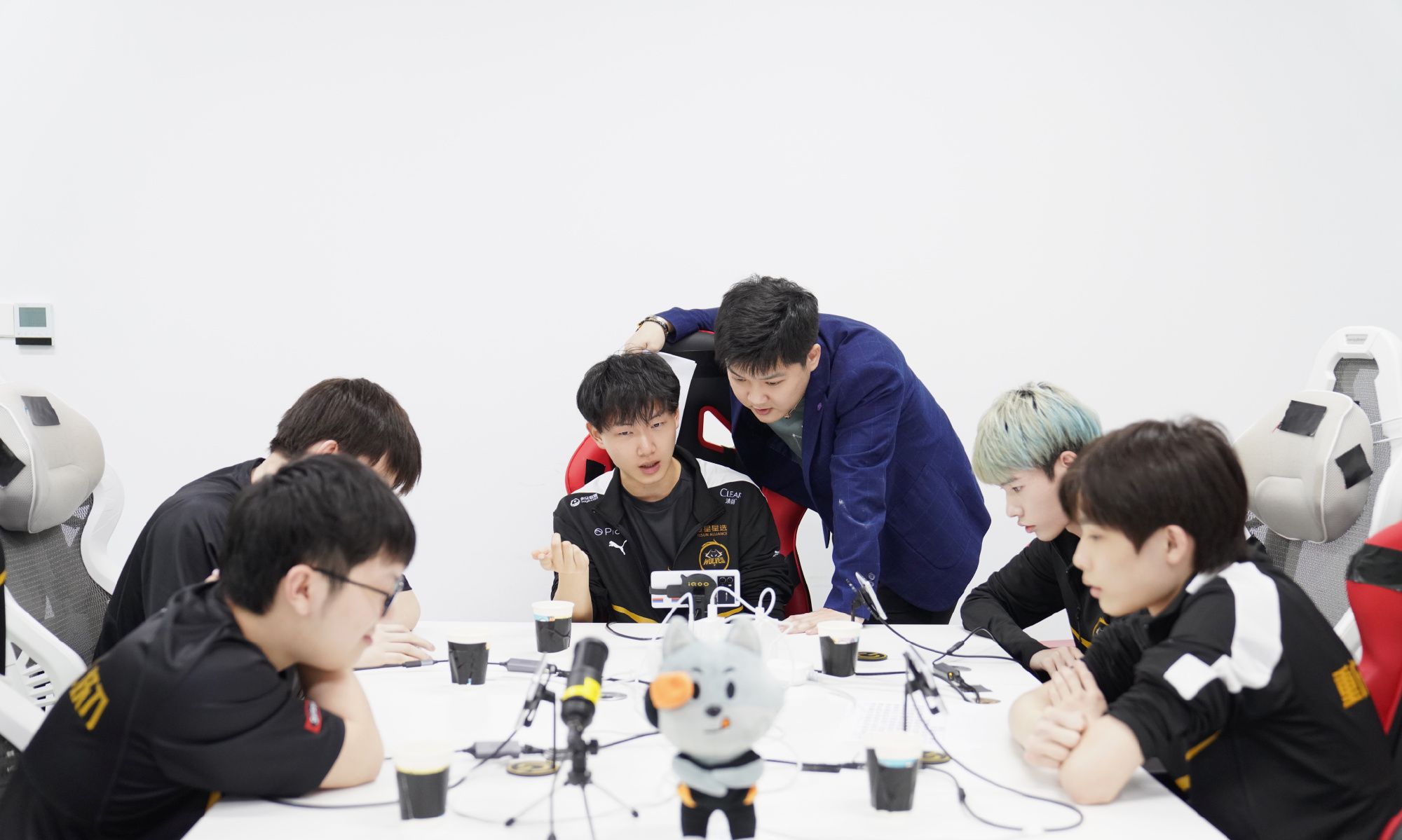 Fly季后赛睁眼都没用，狼队已经无缘冠军？老林从未在败决中获胜休闲区蓝鸢梦想 - Www.slyday.coM