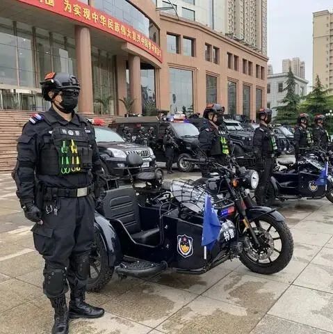 【最新消息】盔明甲亮 英姿勃发 石家庄特警开展摩托武装巡逻勤务