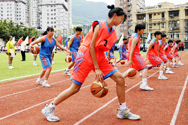立青云之志扬运动之魂重庆市第六十八中学校举行第四十七届春季运动会