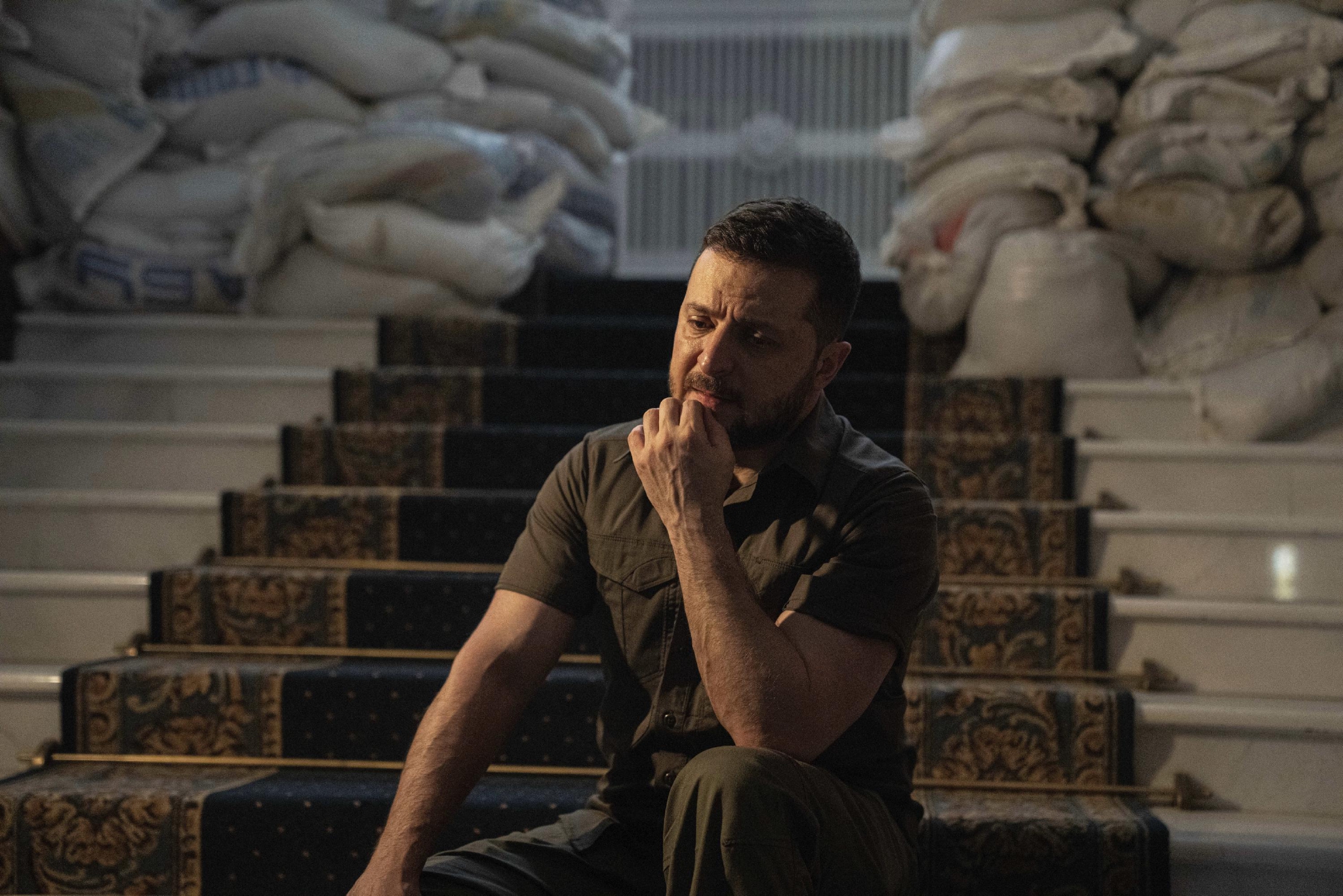 《时代》周刊披露：俄军开战首日曾两度突袭乌克兰总统府，试图杀死或捉拿泽连斯基休闲区蓝鸢梦想 - Www.slyday.coM