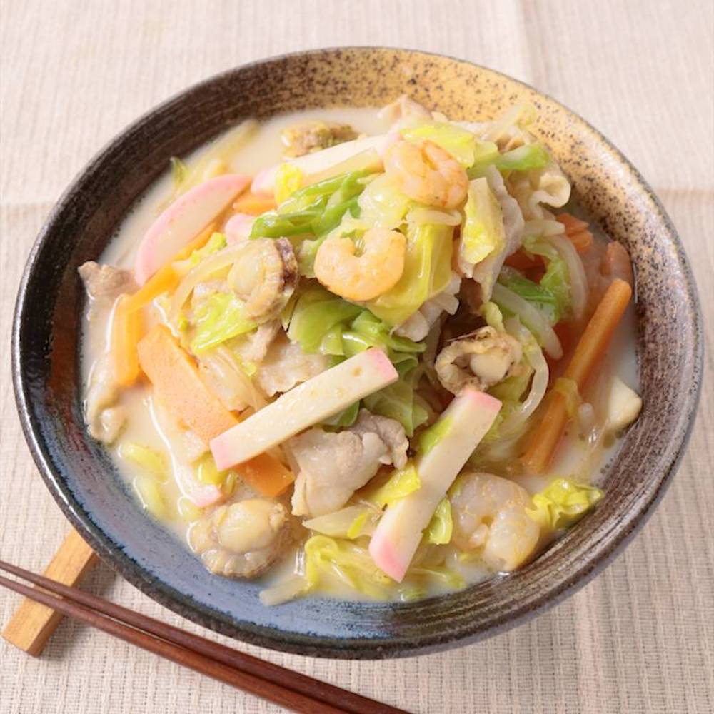 长崎的"ちゃんぽん面",中文翻译为强棒面,又称日式什锦面.