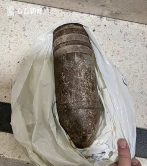 视频｜美国游客带未爆炮弹壳登机 以色列机场拉响警报休闲区蓝鸢梦想 - Www.slyday.coM