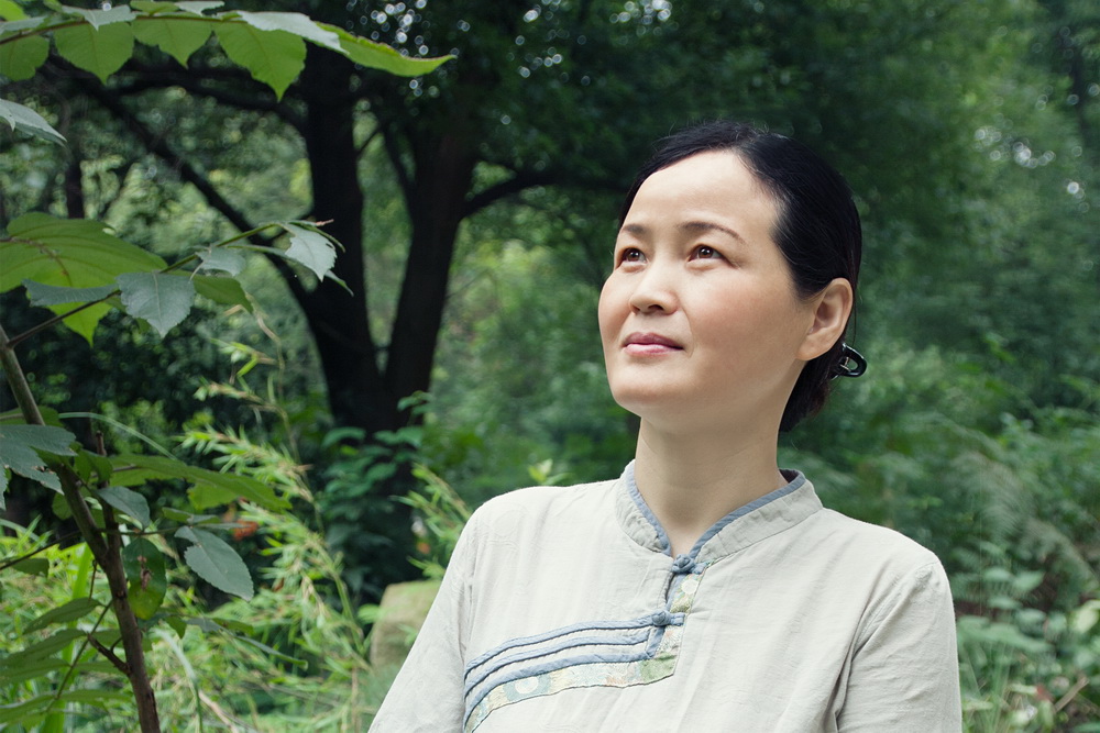 一个女孩朝前走一部体现时代精神的儿童文学作品