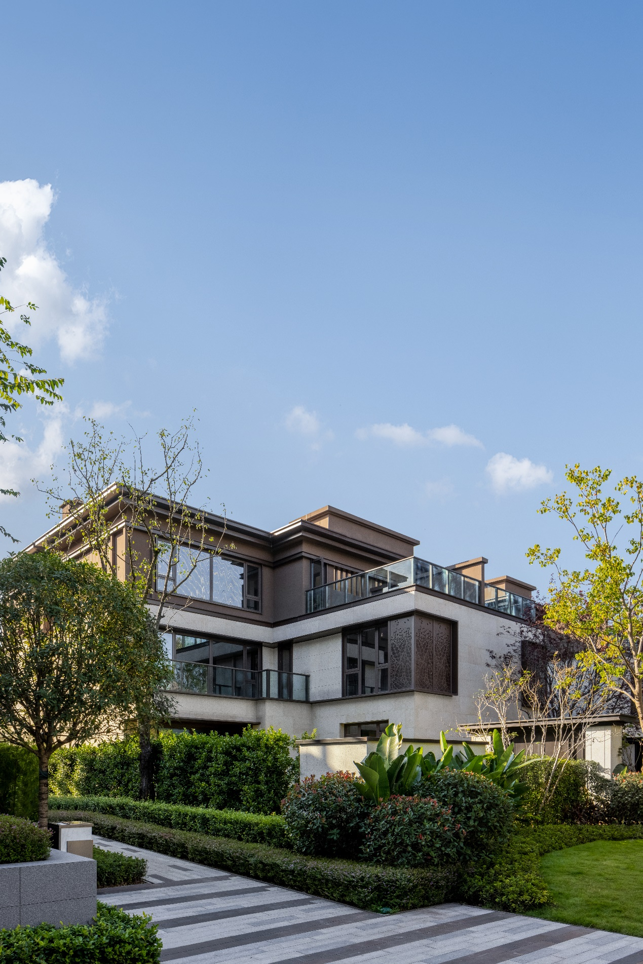 2022房企如何迎接行业新变局香港置地率先给出这样的解答