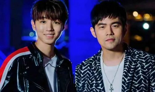 梦幻联动!王俊凯在《重生之门》听周杰伦的歌,消除反派疑心休闲区蓝鸢梦想 - Www.slyday.coM 梦幻联动!王俊凯在《重生之门》听周杰伦的歌,消除反派疑心休闲区蓝鸢梦想 - Www.slyday.coM