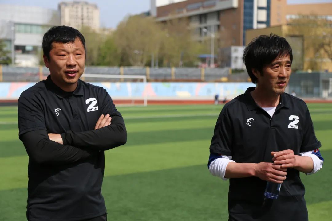 永远的2号张恩华大连万达老球员组织兄弟情纪念赛怀念好兄弟