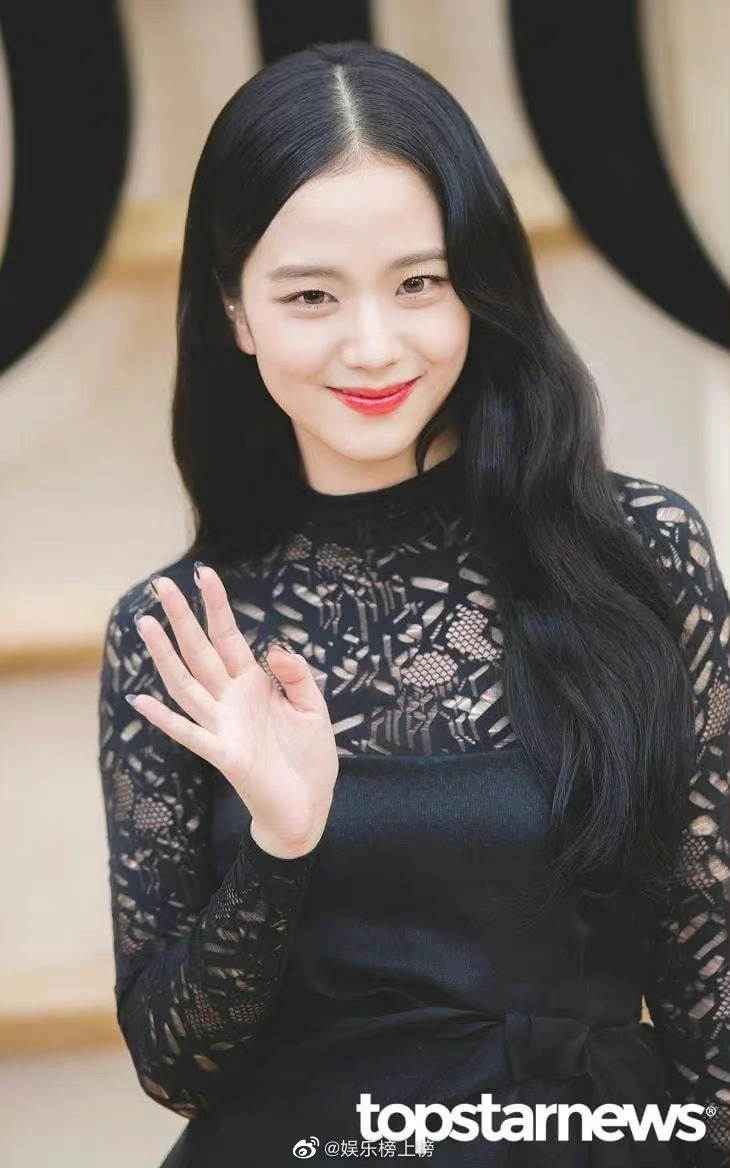 金智秀jisoo迪奥秀现场新闻照