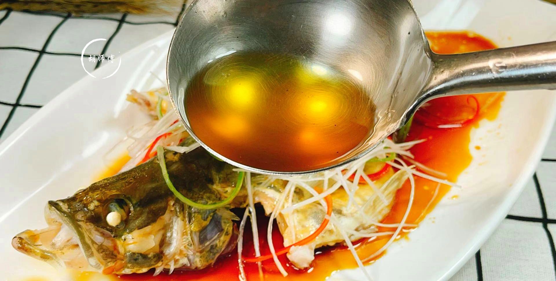 无论蒸什么鱼,这种调料不能放,很多人都会放,难怪鱼肉又老又腥休闲区蓝鸢梦想 - Www.slyday.coM