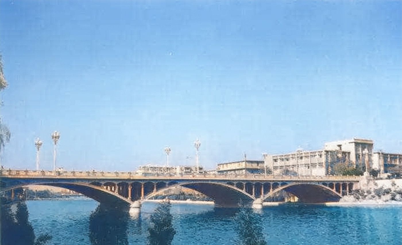 老照片90年代的山东潍坊鸢都大酒店火车站工人剧院