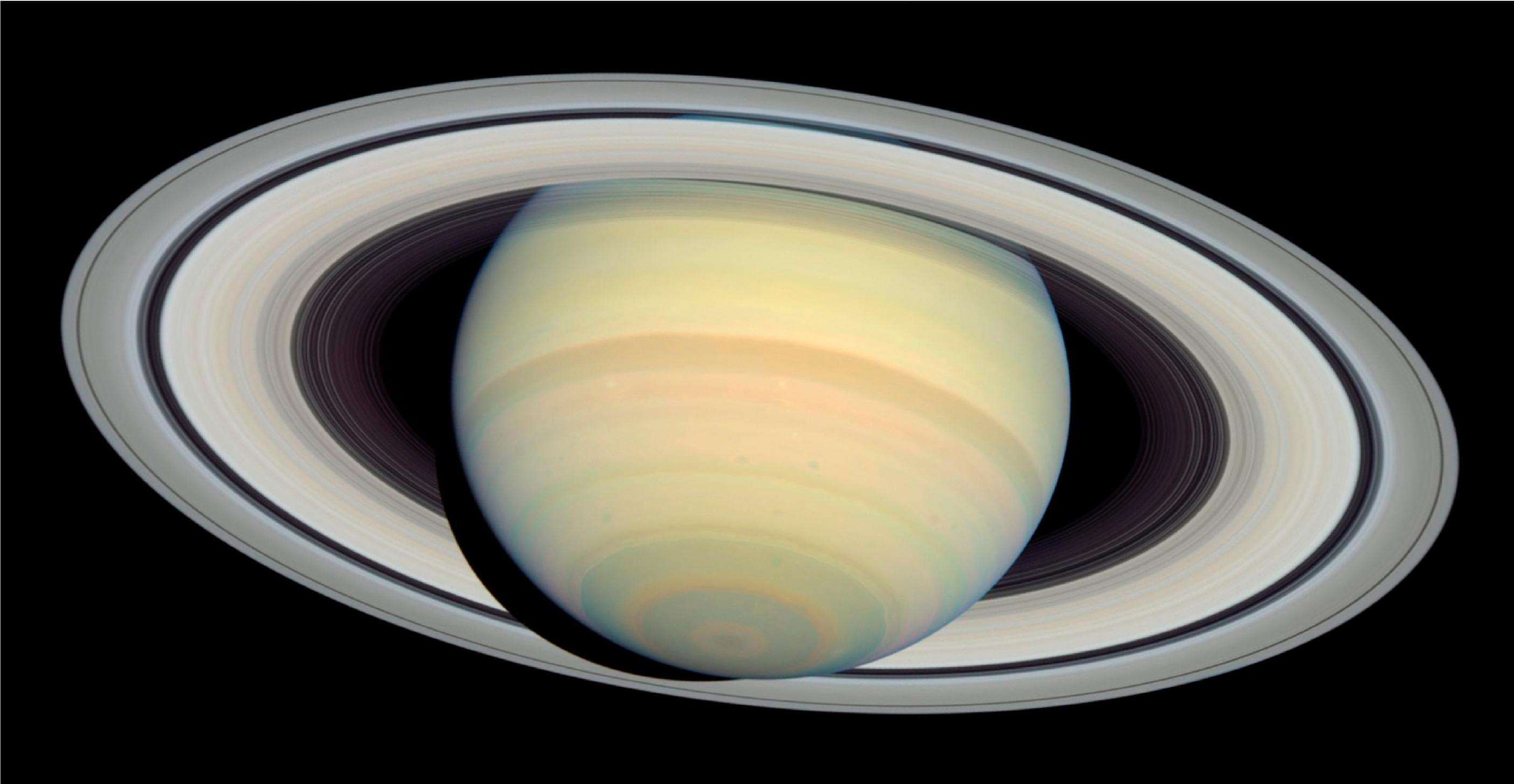 连续观测土星20年卡西尼号传回照片显示土星环内有飞碟