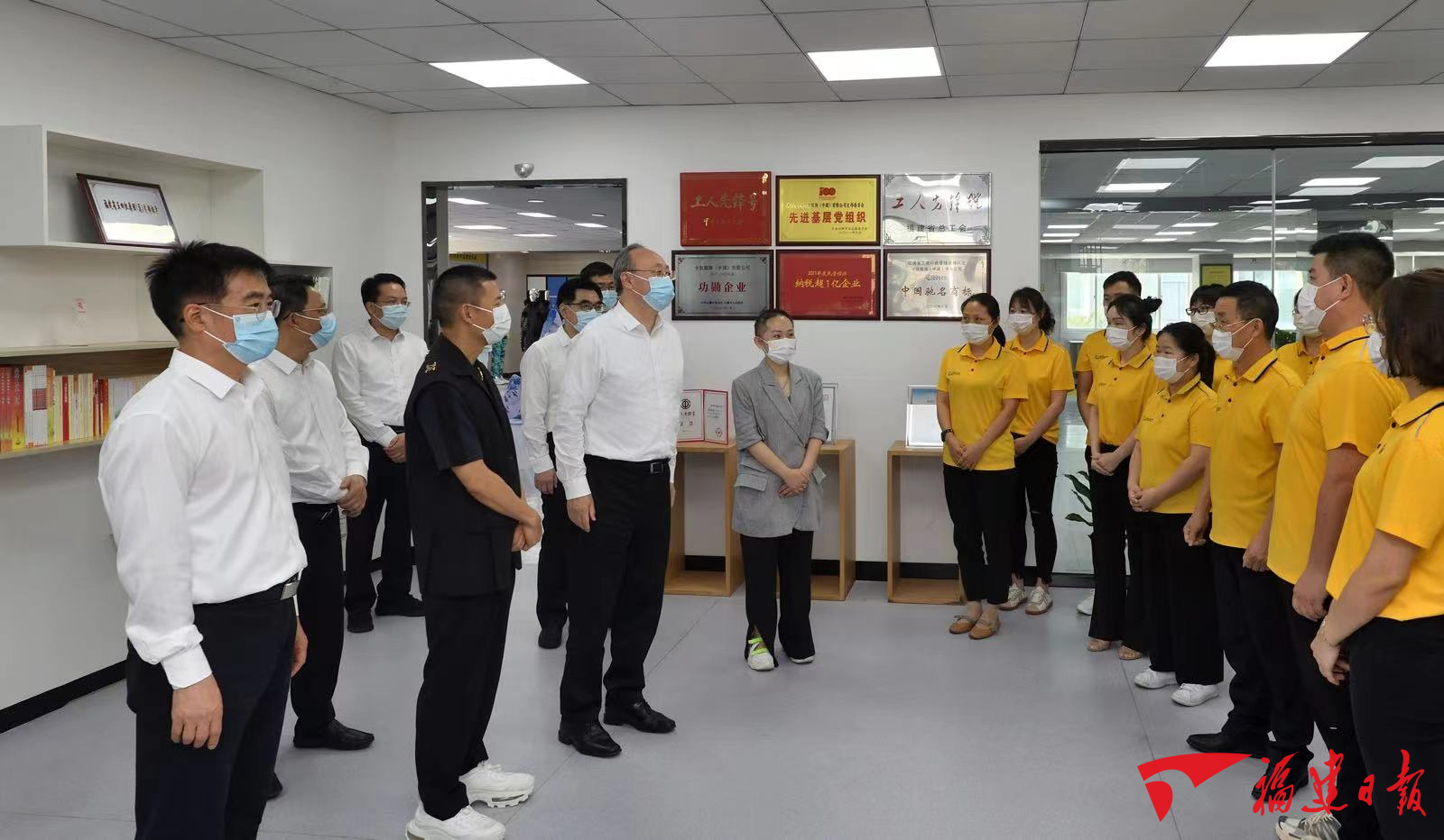 尹力在泉州厦门调研部署推动企业复工复产、慰问一线劳动者休闲区蓝鸢梦想 - Www.slyday.coM