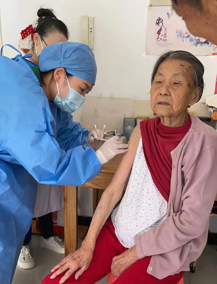 放心打！西青多位90岁以上老人主动加入“疫苗接种大军”