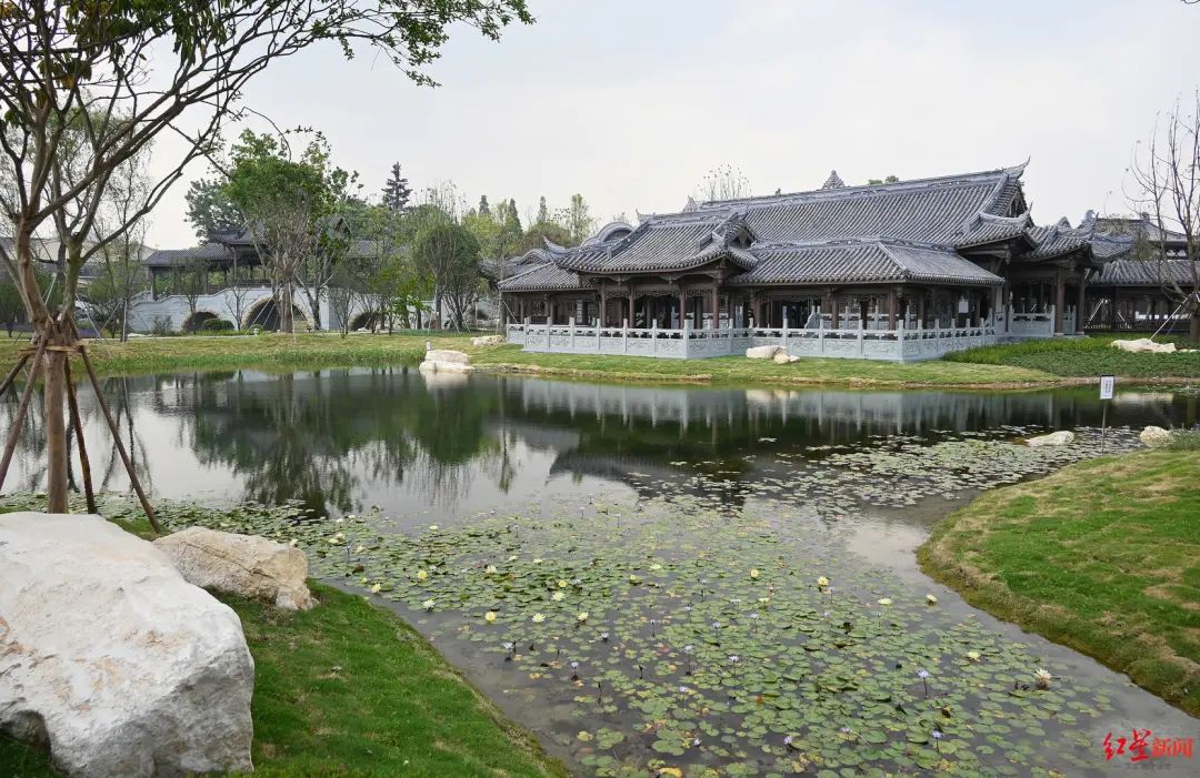 这个五一假期与成都市民们见面的天府艺术公园·蜀园,可以为这个问题