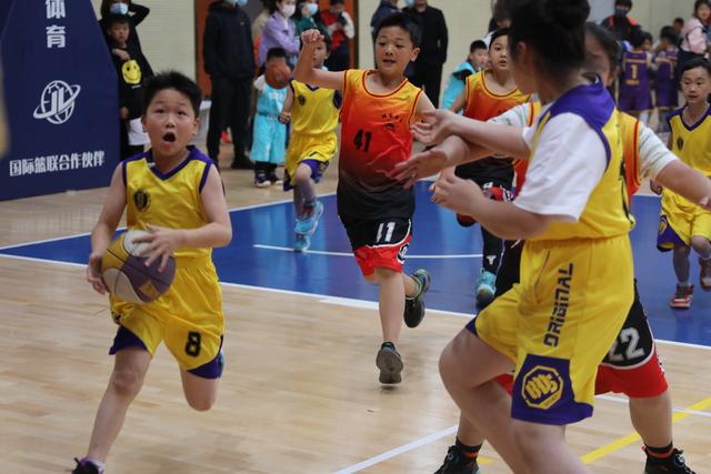 开赛！78支篮球队伍竞技PK——湖南省小篮球联赛“郡华杯”岳阳赛区决赛开幕休闲区蓝鸢梦想 - Www.slyday.coM
