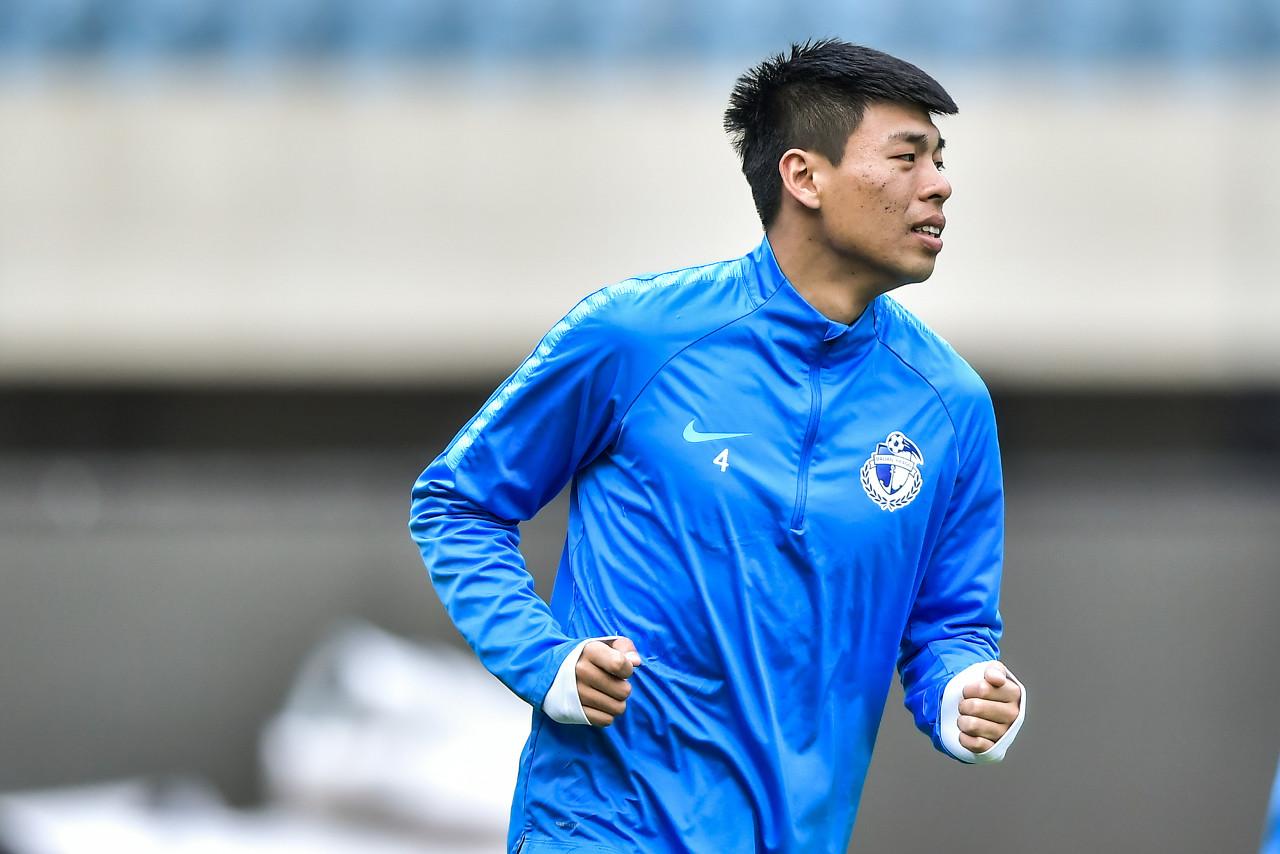 足球报李帅获自由身因俱乐部欠薪超半年且欠薪额度较大