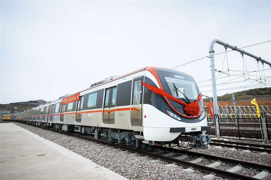 首列中国标准b型地铁列车即将在地铁5号线运营|地铁_新浪财经_新浪网