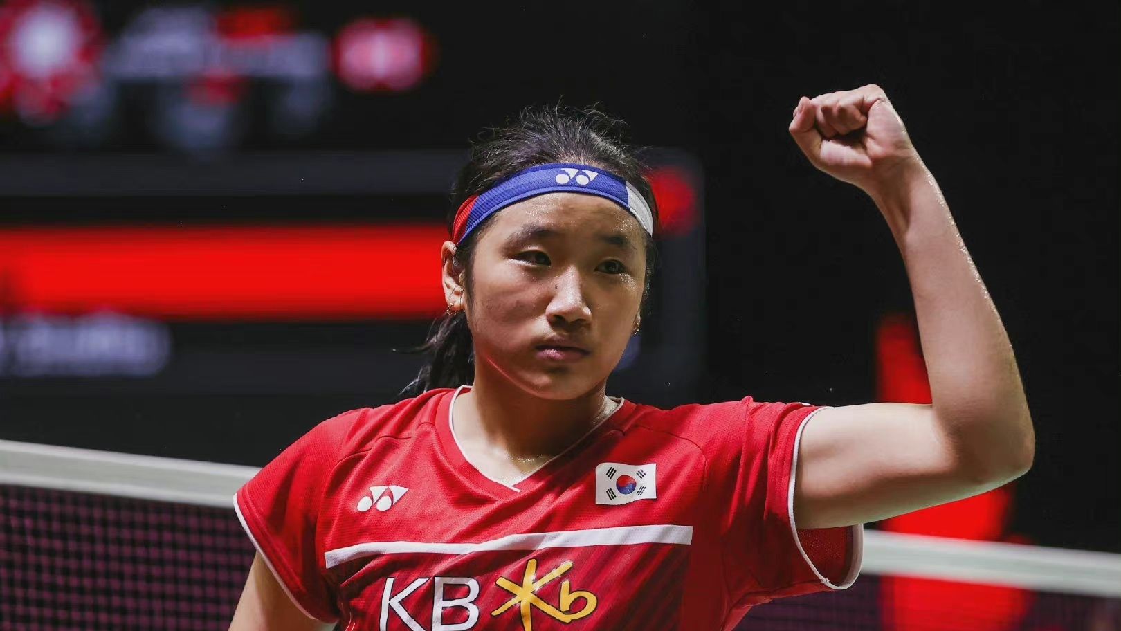 2输球,膝盖被磨破出血,国羽小将夺冠|辛杜|国羽|山口茜_新浪新闻