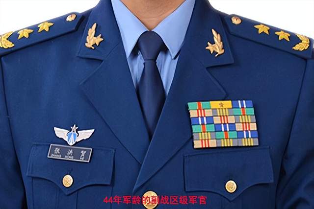 科普教你如何看懂军官的级别资历章