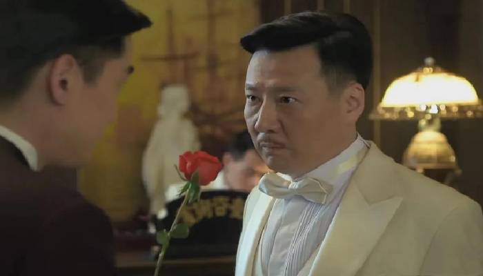 伪装者明堂不过是个小商人为何能看出明台和明楼的不对劲呢