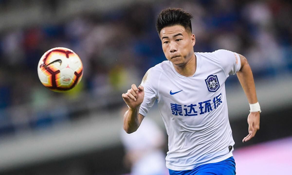 中超4消息蒿俊闵或退役杨帆成内援标王广州01川崎