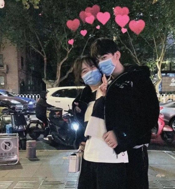 狂撒狗粮jackeylove恋爱一周年朋友圈大秀恩爱