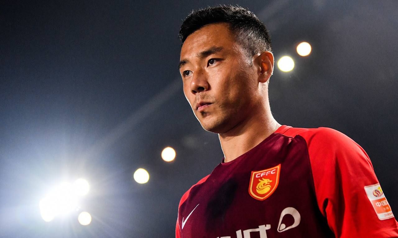 张俊哲作为河北队后防功勋,要论名气和资历肯定是不如丁海峰和潘喜明.