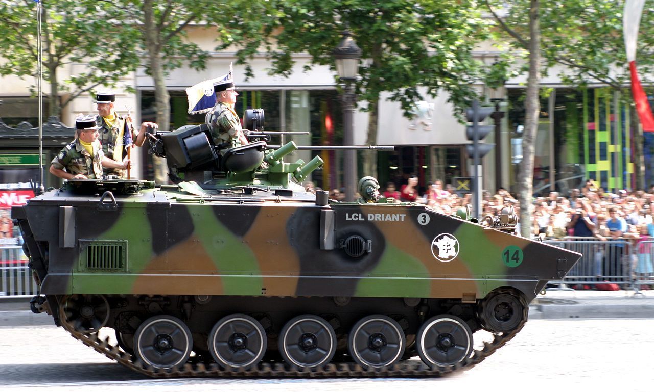 法国步兵战车amx10p图片