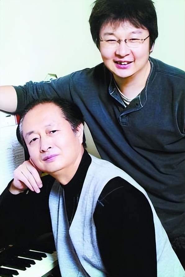 好汉歌曲作者赵季平与亡妻伉俪情深三年后娶小18岁佳人