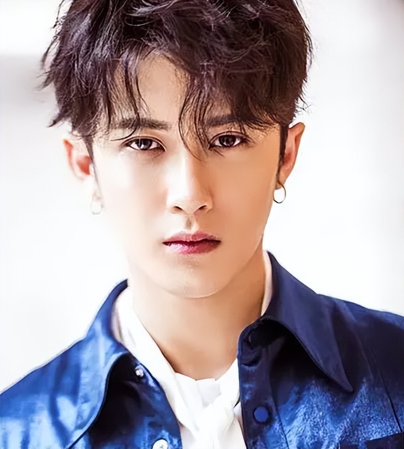 央视五一晚会名场面超女同台檀健次亮相人世间剧组重聚