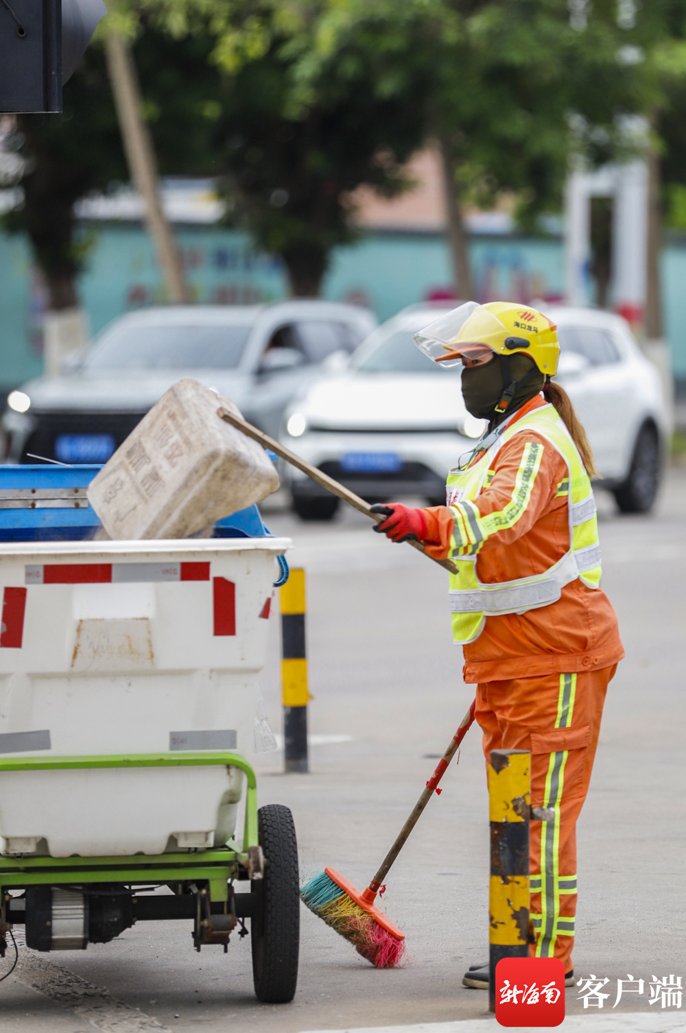组图丨最美"工作照",致敬劳动者!|海口市|海南省_新浪新闻