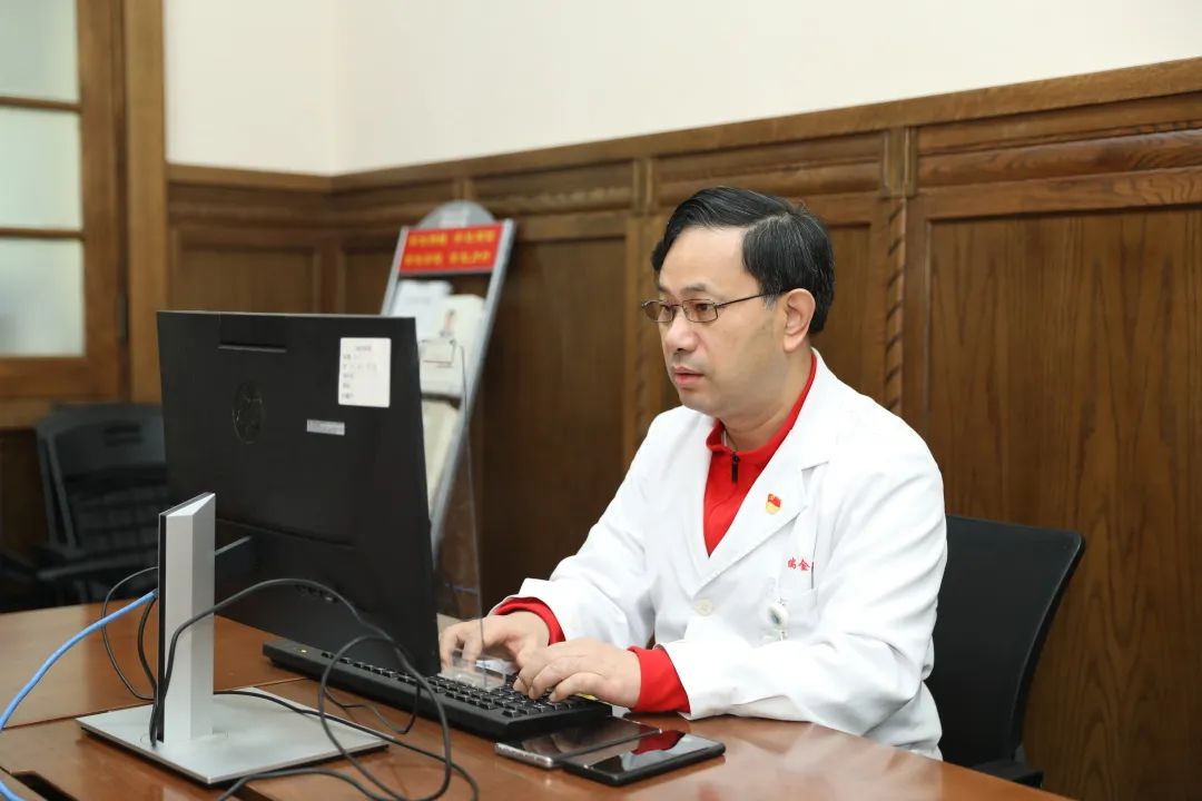 98岁老人“云上看诊”，瑞金医院互联网义诊“尽力为患者解决问题”