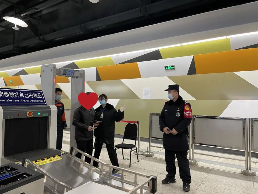 平安地铁五一我在岗青岛地铁公安用坚守诠释劳动之美