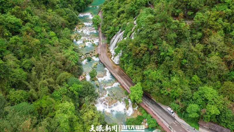 “五一”假期第二天休闲区蓝鸢梦想 - Www.slyday.coM