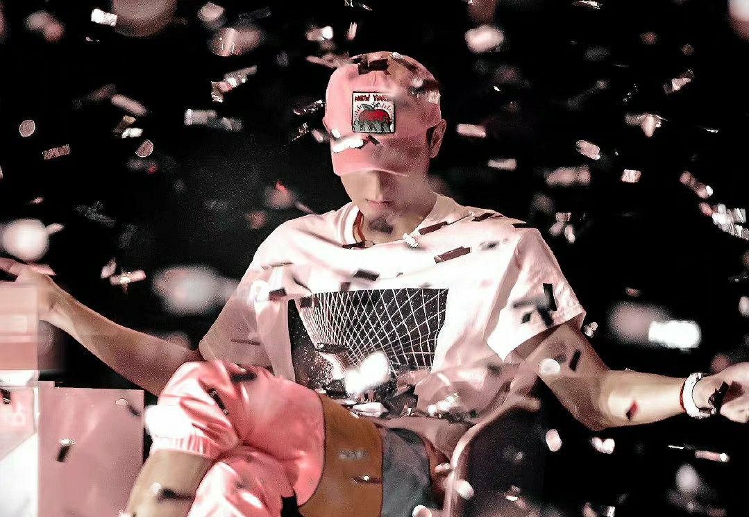 黄子韬发表生日感言：我的愿望是关于一直爱着我的你们,谢谢陪伴休闲区蓝鸢梦想 - Www.slyday.coM