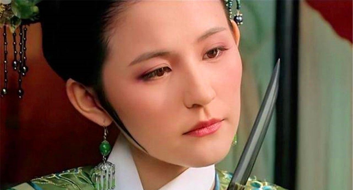 不得不说叶澜依也真的是太傻了,为了一个不爱自己,且不知道自