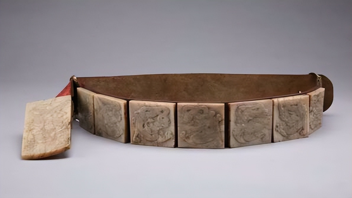 永陵出土前蜀皇帝王建的玉带它不仅是国宝背后还藏着一个故事