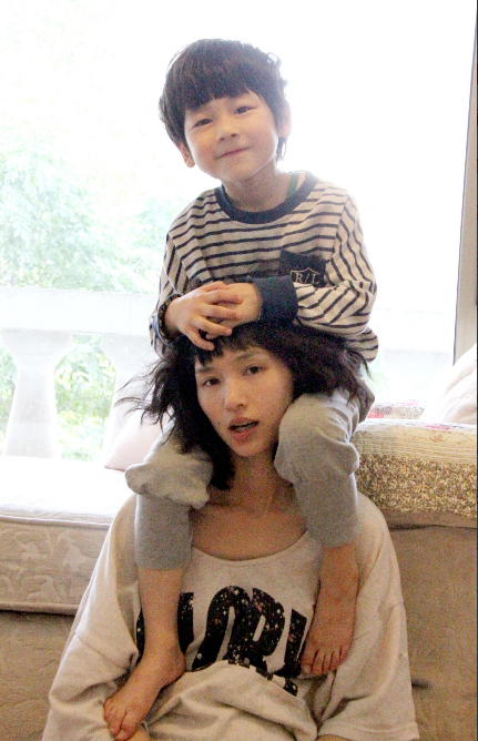 任天野的妻子朱荔莘不顾家人反对怀了孩子就结婚今终获幸福