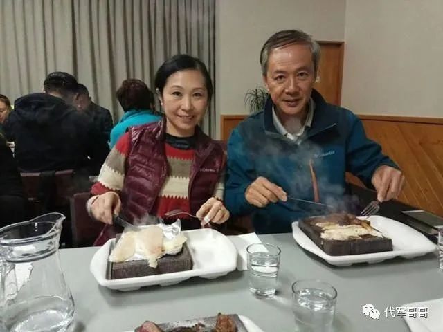 迄今为止陈荣峻结过两次婚.他的第一任老婆是郑安丽.
