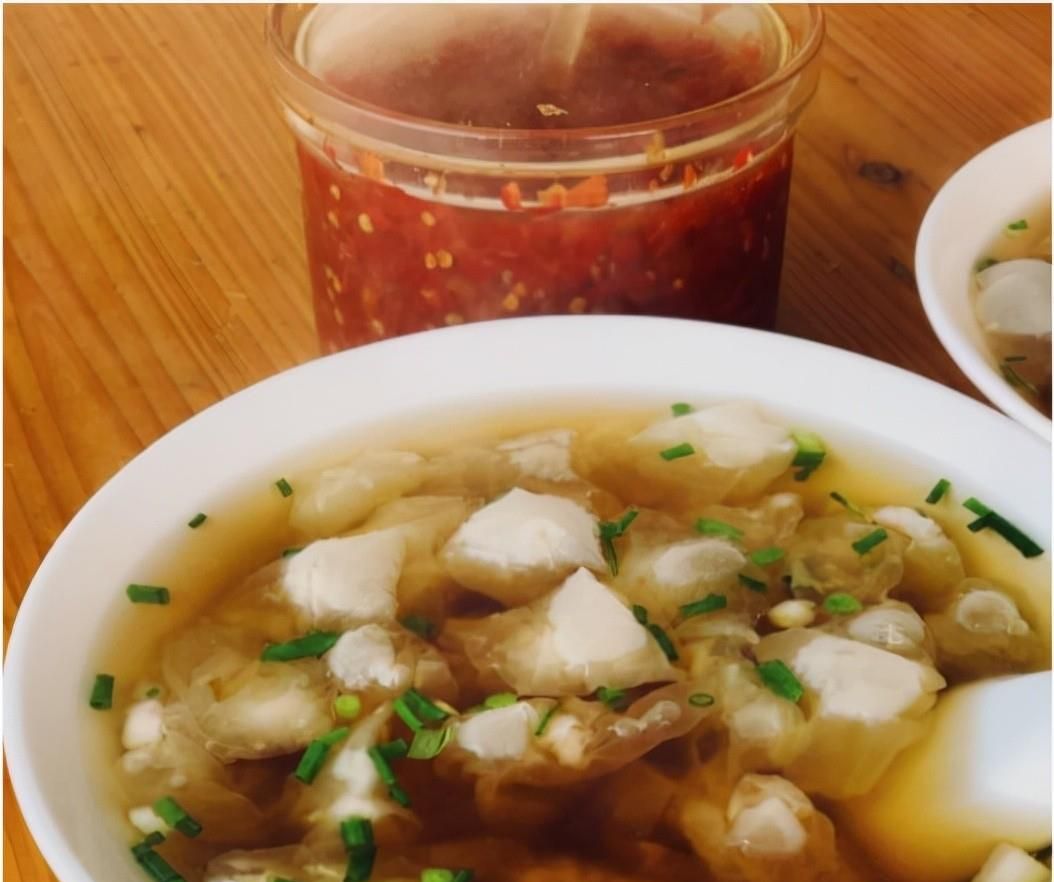 广东江门肉最少的馄饨店，6元一碗全是馄饨皮，当地人却说吃不腻休闲区蓝鸢梦想 - Www.slyday.coM