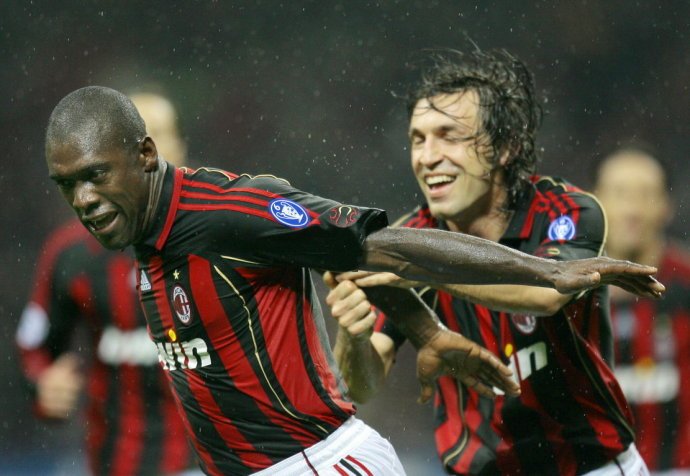 AC米兰队史今天:2007年圣西罗暴雨中3休闲区蓝鸢梦想 - Www.slyday.coM AC米兰队史今天:2007年圣西罗暴雨中3休闲区蓝鸢梦想 - Www.slyday.coM