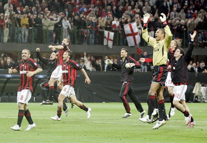 AC米兰队史今天:2007年圣西罗暴雨中3休闲区蓝鸢梦想 - Www.slyday.coM AC米兰队史今天:2007年圣西罗暴雨中3休闲区蓝鸢梦想 - Www.slyday.coM