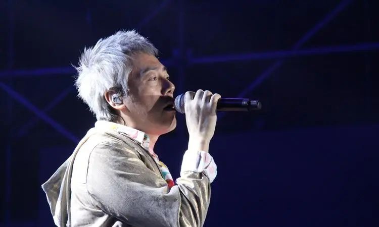 那些年,我们追过的经典歌曲,你都听过哪些?刘德华直接封神!休闲区蓝鸢梦想 - Www.slyday.coM 那些年,我们追过的经典歌曲,你都听过哪些?刘德华直接封神!休闲区蓝鸢梦想 - Www.slyday.coM