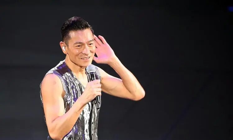 那些年,我们追过的经典歌曲,你都听过哪些?刘德华直接封神!休闲区蓝鸢梦想 - Www.slyday.coM 那些年,我们追过的经典歌曲,你都听过哪些?刘德华直接封神!休闲区蓝鸢梦想 - Www.slyday.coM