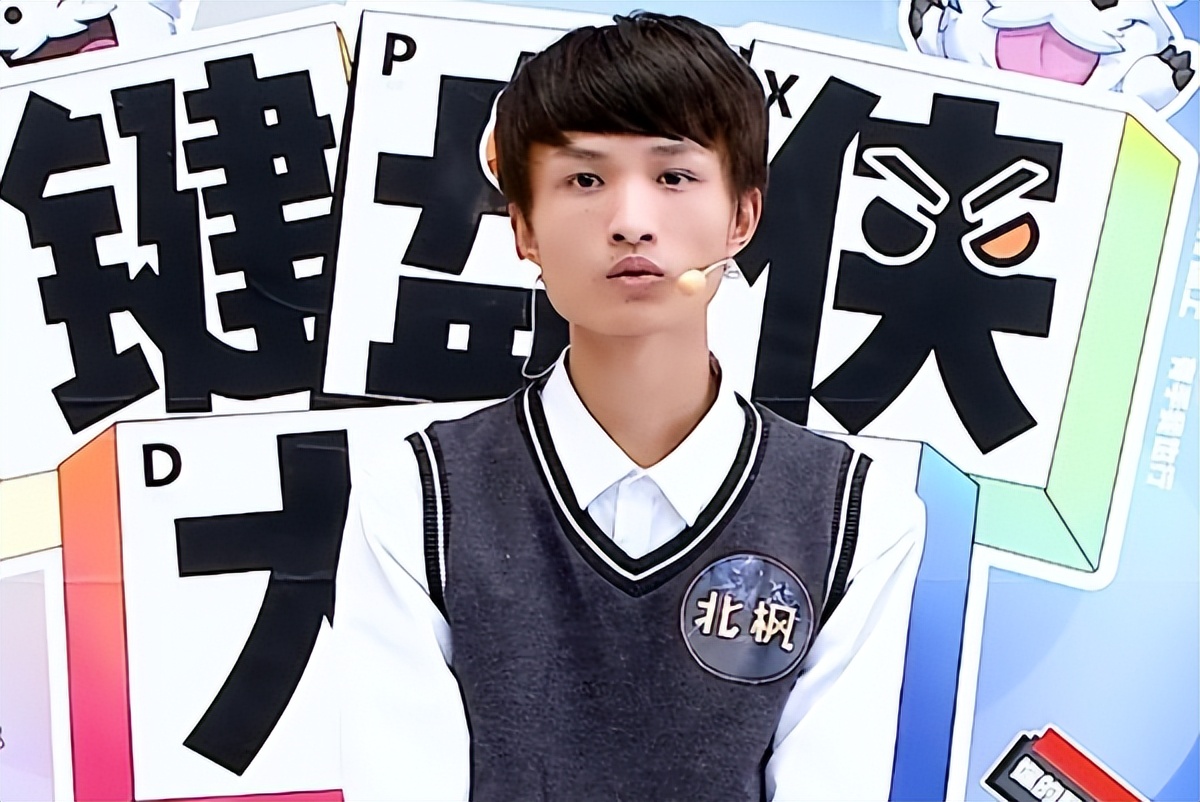 北枫首次夸lol美女主播颜值身材不输rita和她当队友就好了