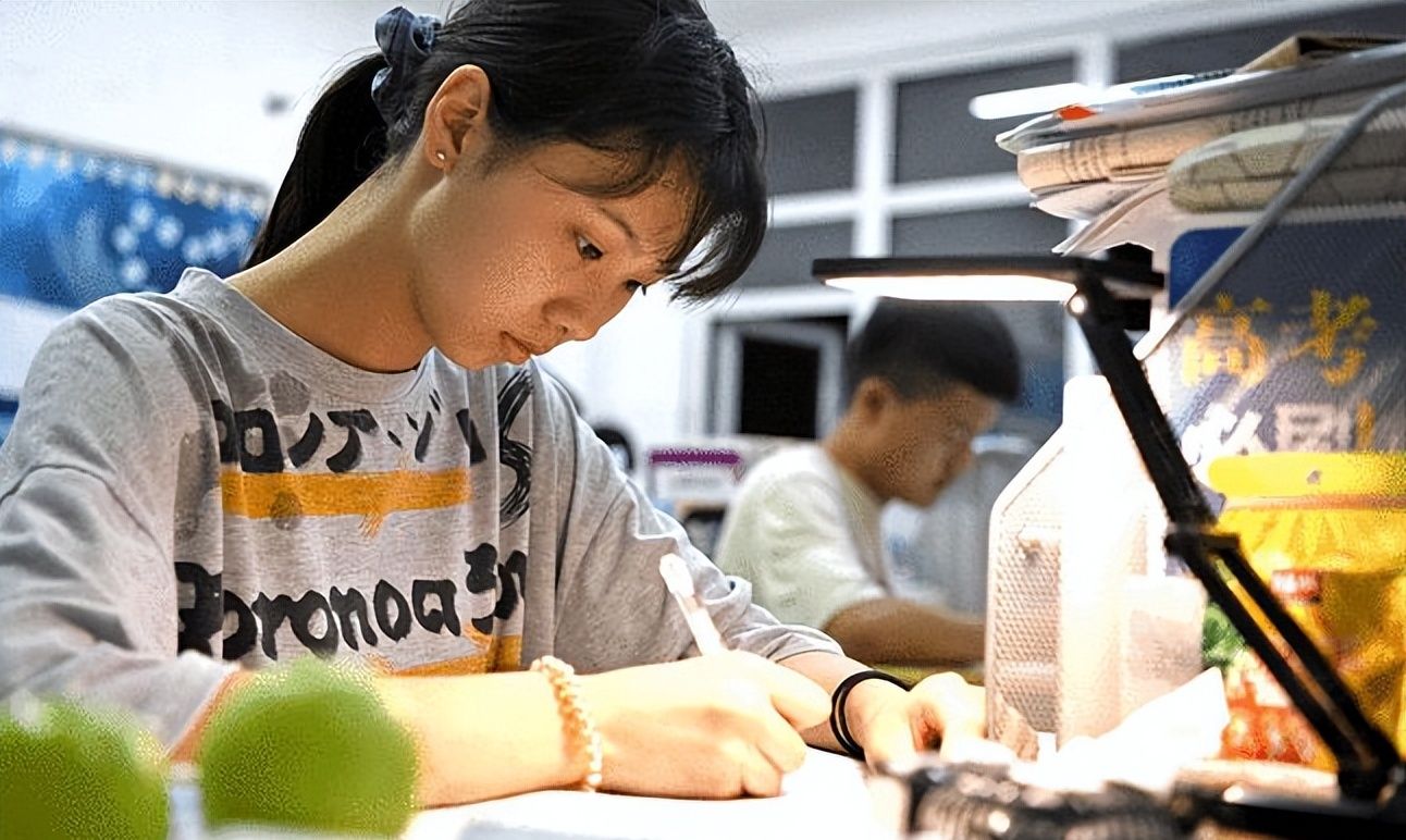 高考录取面临新调整,大学将不再区分二、三本?建议学生提前了解休闲区蓝鸢梦想 - Www.slyday.coM